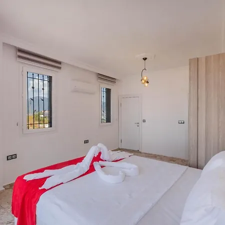 Sessiz,sakin, Huzurlu Jakuzi Ve Saunali Deniz,doga Manzarali Muestakil Fethiye